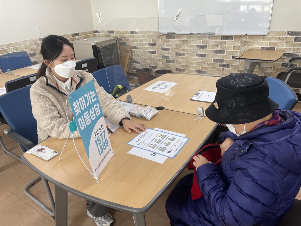 4�б� �ܺ�������� �ǽ�